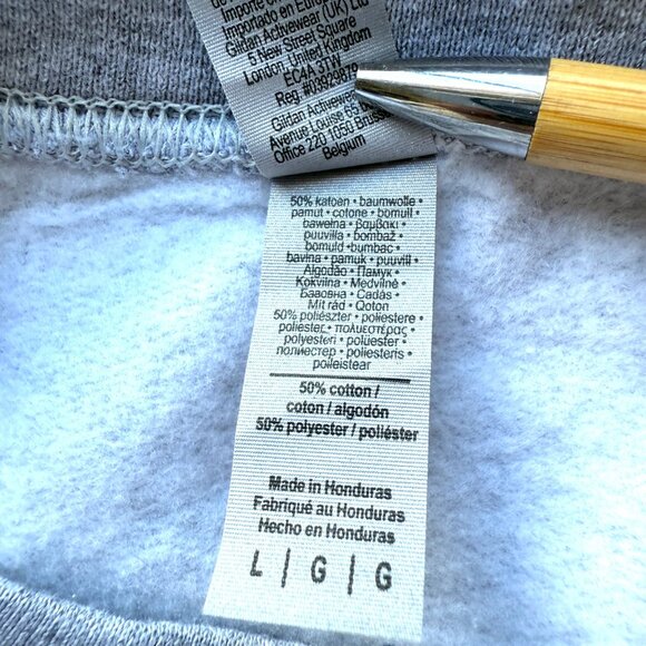 Gildan Unisex Merry Swiftmas Graphic Heather Gray Crewneck Sweatshirt Large Cott - Picture 6 of 6